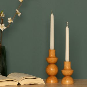 Medžio masyvos žvakidės "AVOCAT"